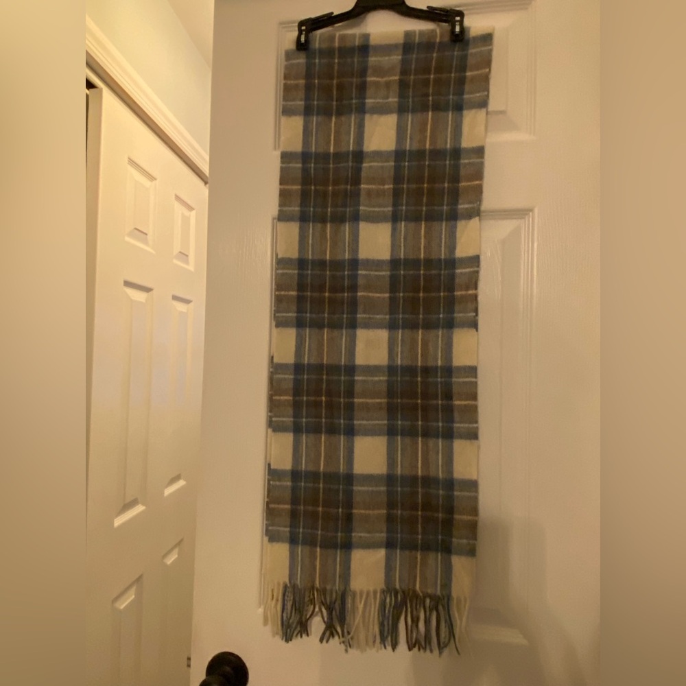 McCabe Tartan Ireland NWT 100% Wool Plaid Scarf in Blue and Brown Cozy - Picture 6 of 6
